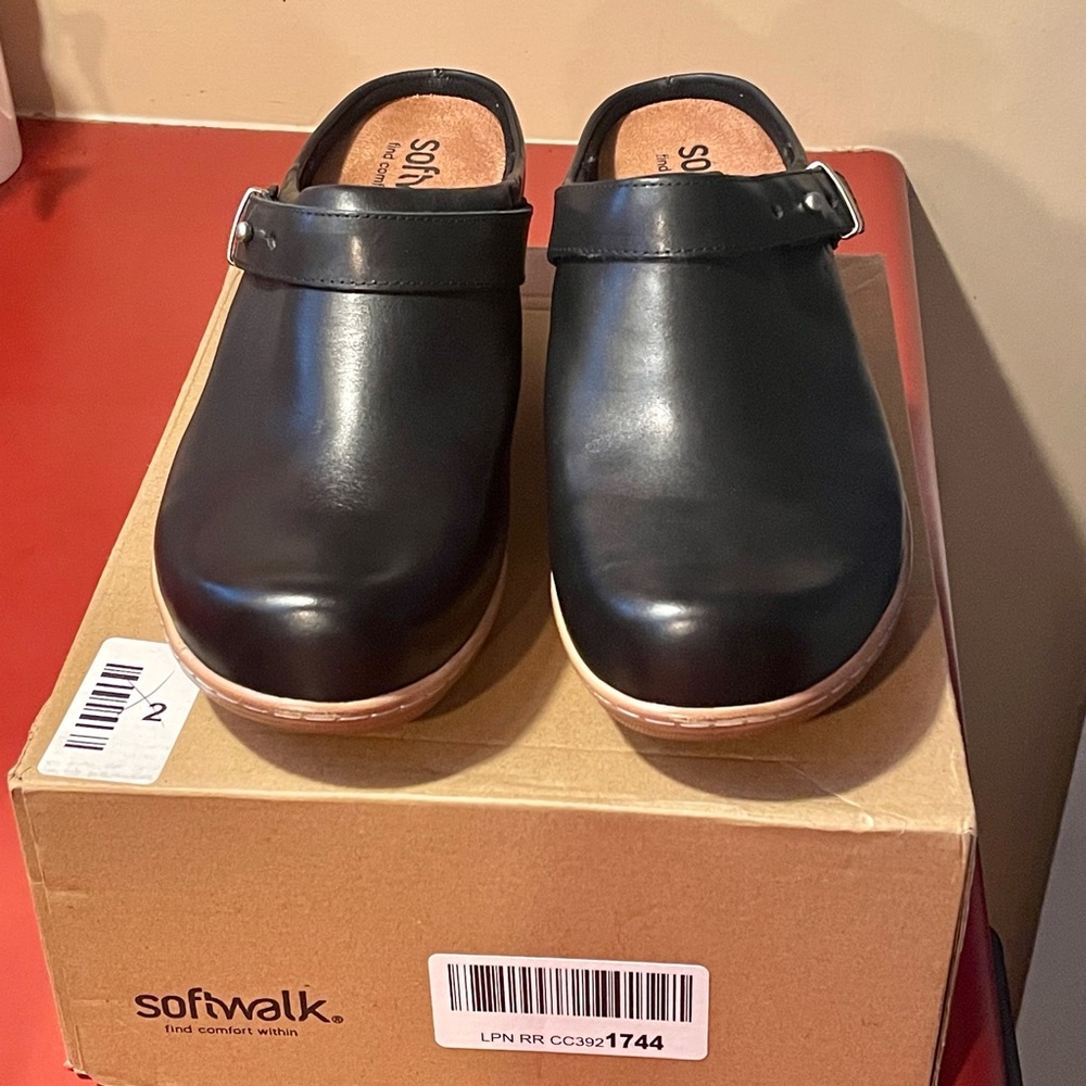 Softwalk Clogs NWB